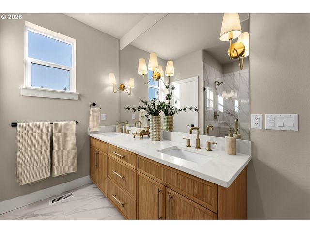 9500 Ne 170TH Ct, Vancouver, WA 98682