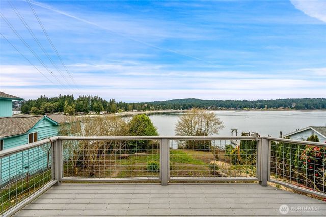 1682 NE Grandview Boulevard, Keyport, WA 98345