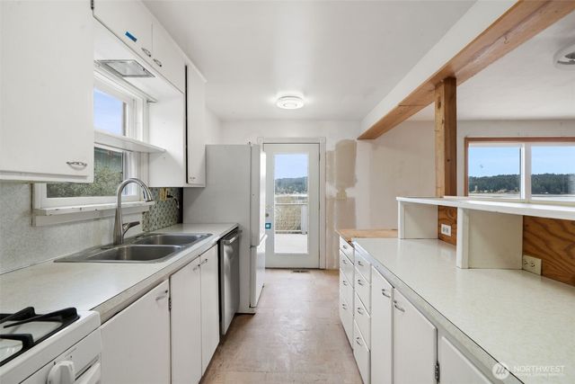 1682 NE Grandview Boulevard, Keyport, WA 98345