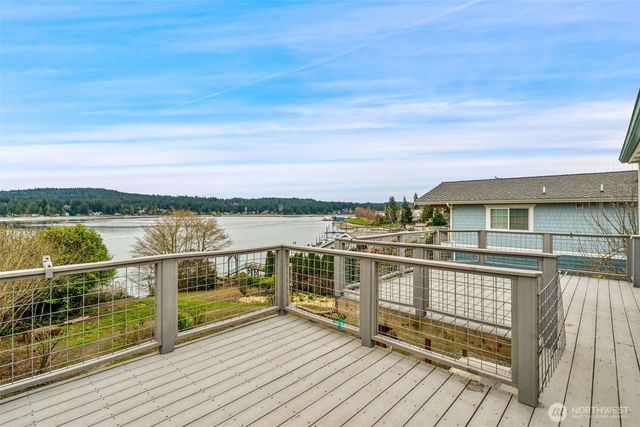 1682 NE Grandview Boulevard, Keyport, WA 98345