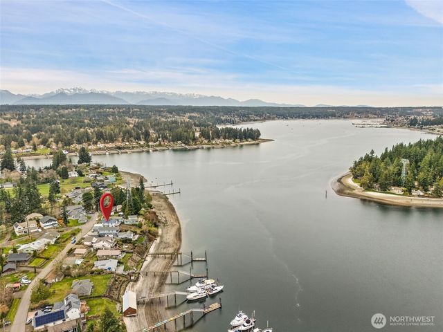 1682 NE Grandview Boulevard, Keyport, WA 98345