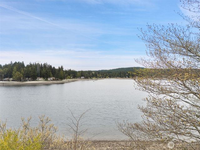 1682 NE Grandview Boulevard, Keyport, WA 98345