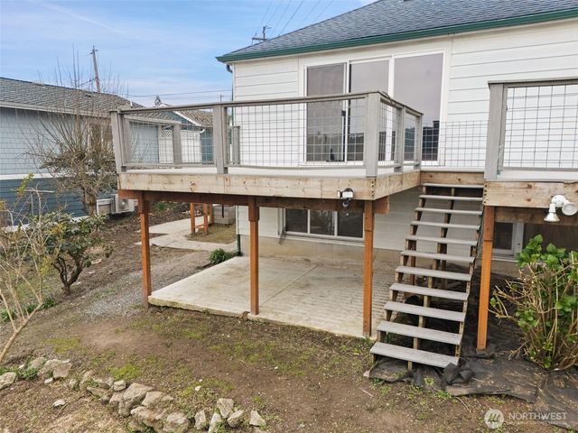 1682 NE Grandview Boulevard, Keyport, WA 98345