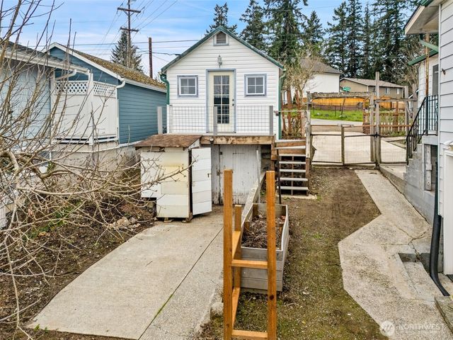 1682 NE Grandview Boulevard, Keyport, WA 98345