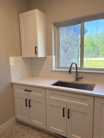 10505 Excalibur Drive, Shelby Twp, MI 48315