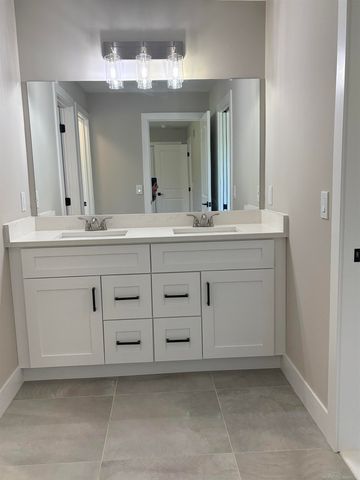 10505 Excalibur Drive, Shelby Twp, MI 48315