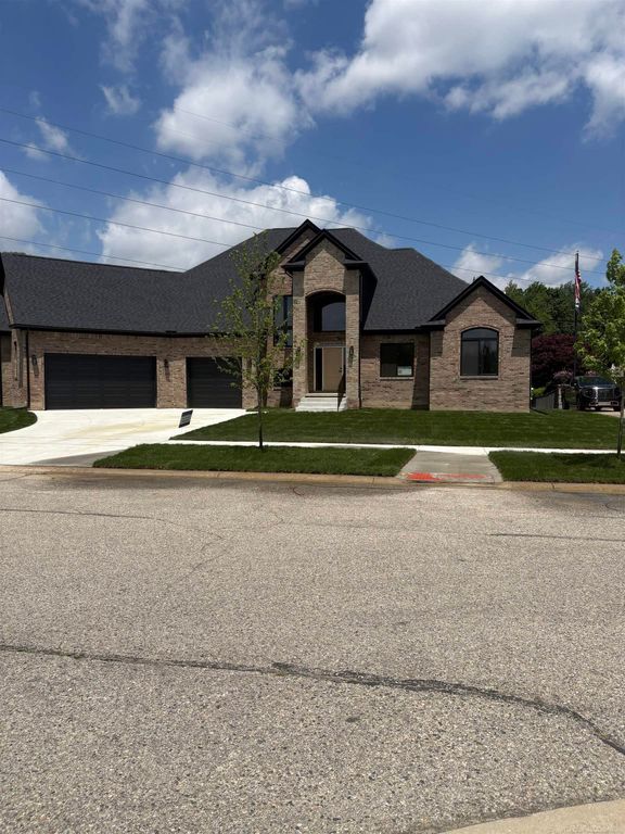 10505 Excalibur Drive, Shelby Twp, MI 48315