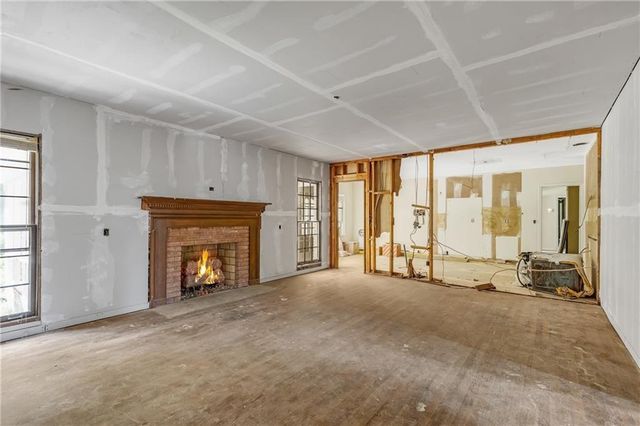 1080 Huntcliff, Atlanta, GA 30350