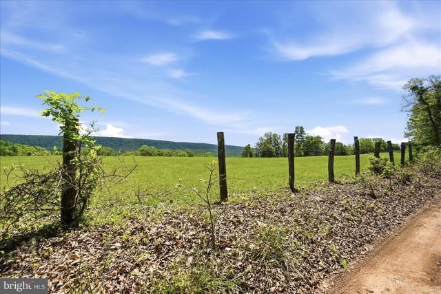 1909 SPOHRS RD, Berkeley Springs, WV 25411