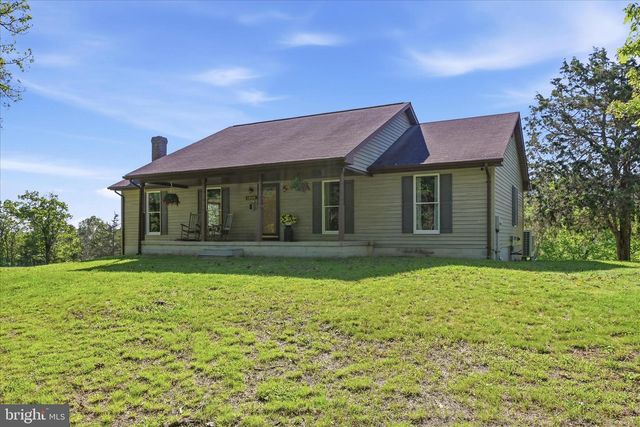 1909 SPOHRS RD, Berkeley Springs, WV 25411