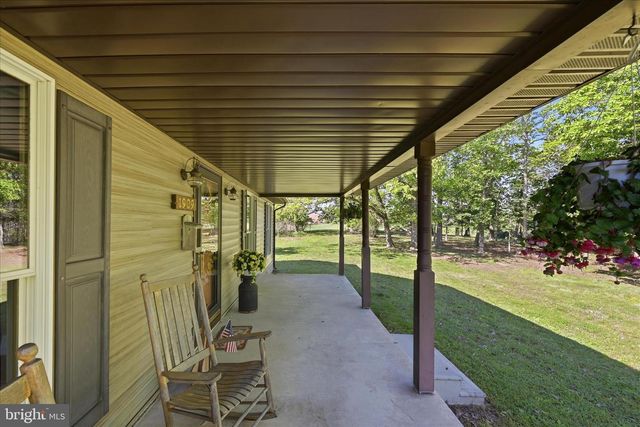1909 SPOHRS RD, Berkeley Springs, WV 25411