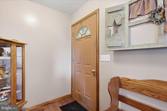 1909 SPOHRS RD, Berkeley Springs, WV 25411