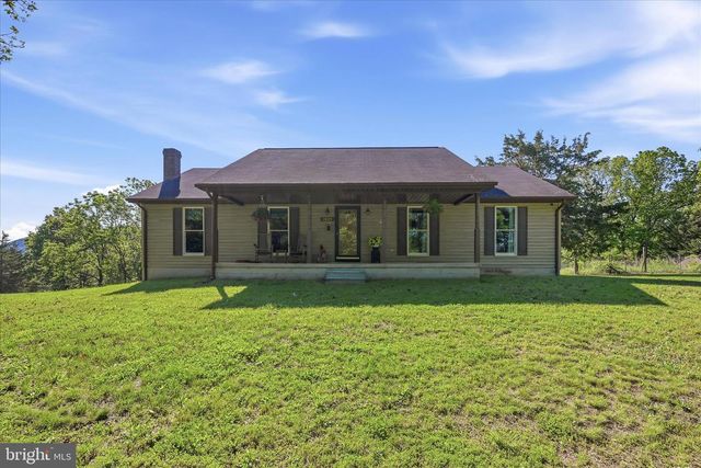 1909 SPOHRS RD, Berkeley Springs, WV 25411