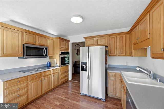 1909 SPOHRS RD, Berkeley Springs, WV 25411