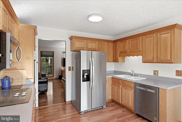 1909 SPOHRS RD, Berkeley Springs, WV 25411
