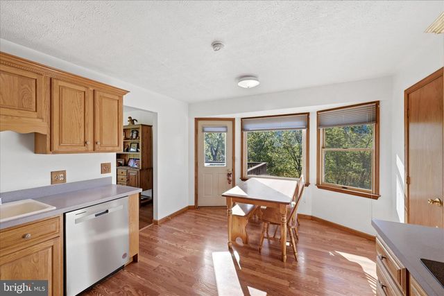 1909 SPOHRS RD, Berkeley Springs, WV 25411