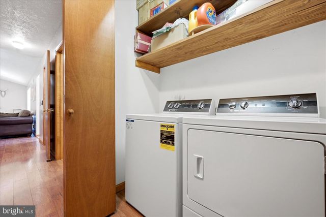 1909 SPOHRS RD, Berkeley Springs, WV 25411