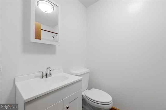 1909 SPOHRS RD, Berkeley Springs, WV 25411