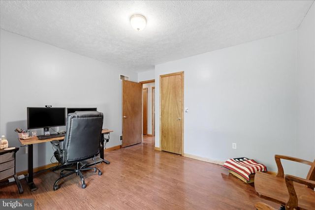 1909 SPOHRS RD, Berkeley Springs, WV 25411