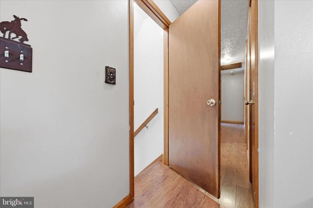 1909 SPOHRS RD, Berkeley Springs, WV 25411