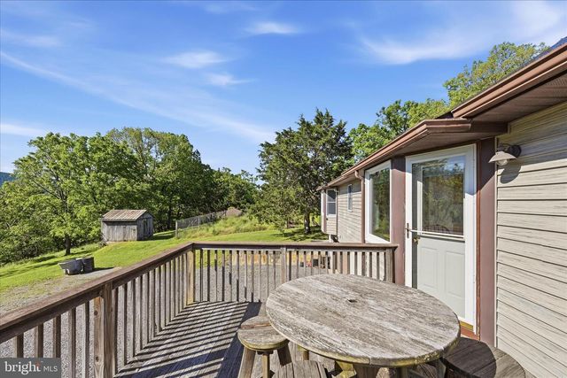 1909 SPOHRS RD, Berkeley Springs, WV 25411