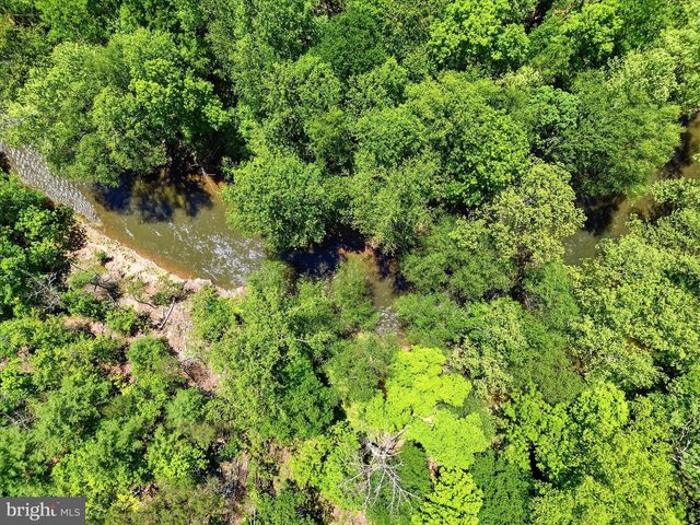 1909 SPOHRS RD, Berkeley Springs, WV 25411