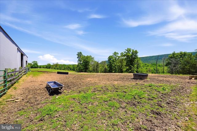 1909 SPOHRS RD, Berkeley Springs, WV 25411