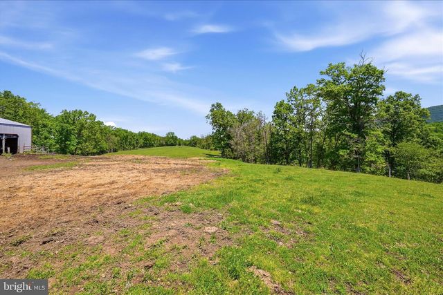 1909 SPOHRS RD, Berkeley Springs, WV 25411