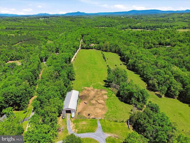 1909 SPOHRS RD, Berkeley Springs, WV 25411