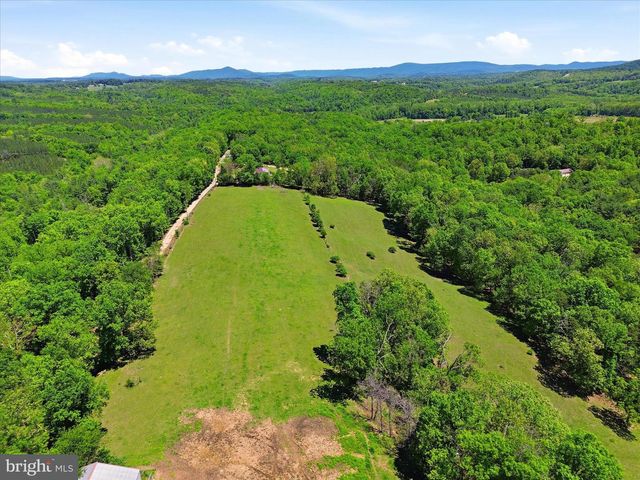 1909 SPOHRS RD, Berkeley Springs, WV 25411