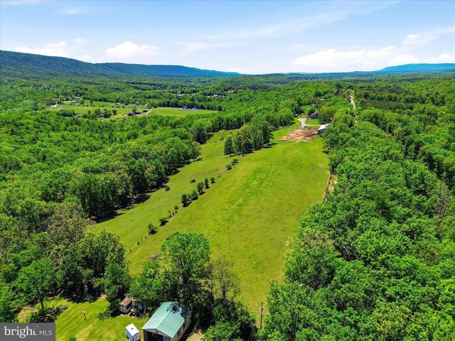 1909 SPOHRS RD, Berkeley Springs, WV 25411