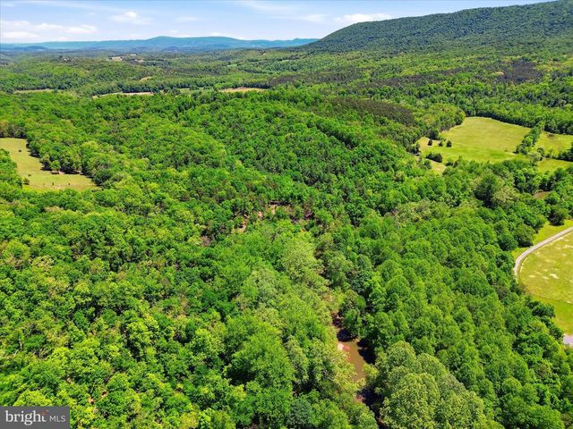 1909 SPOHRS RD, Berkeley Springs, WV 25411
