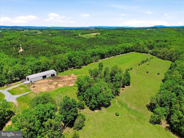 1909 SPOHRS RD, Berkeley Springs, WV 25411