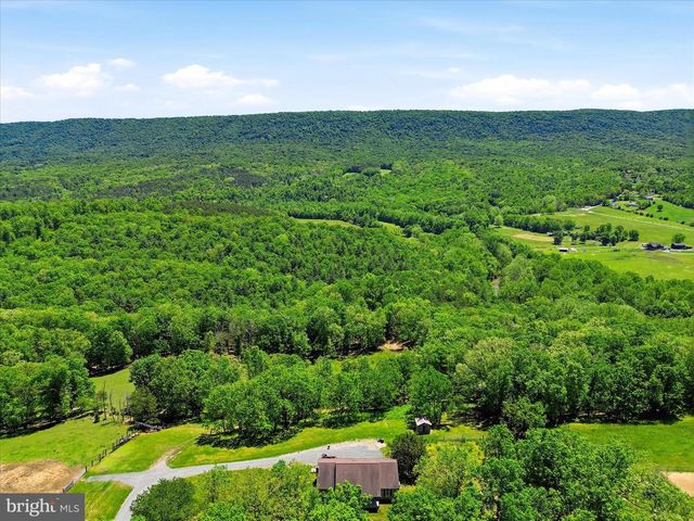 1909 SPOHRS RD, Berkeley Springs, WV 25411