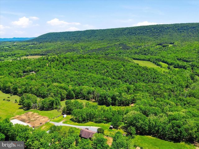 1909 SPOHRS RD, Berkeley Springs, WV 25411