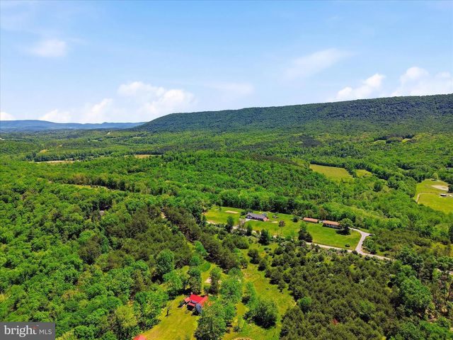 1909 SPOHRS RD, Berkeley Springs, WV 25411