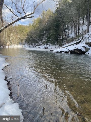 1909 SPOHRS RD, Berkeley Springs, WV 25411