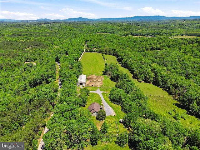 1909 SPOHRS RD, Berkeley Springs, WV 25411