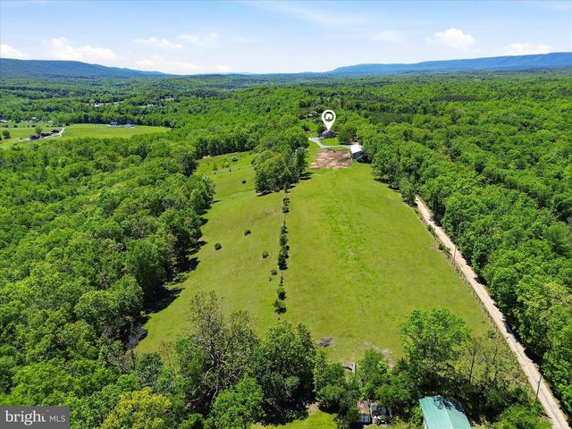 1909 SPOHRS RD, Berkeley Springs, WV 25411