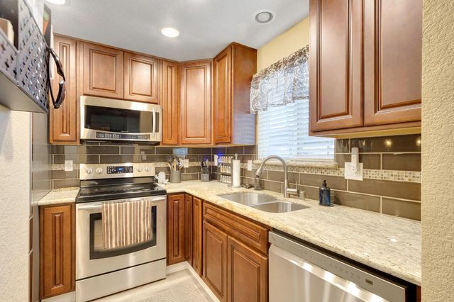 6190 Shadow Ln, Citrus Heights, CA 95621