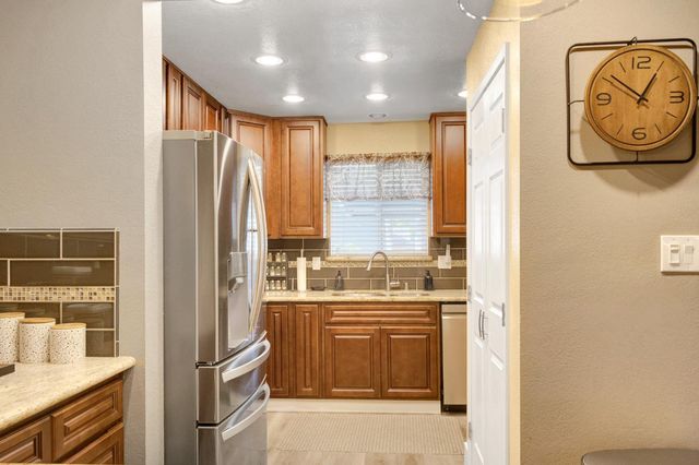 6190 Shadow Ln, Citrus Heights, CA 95621