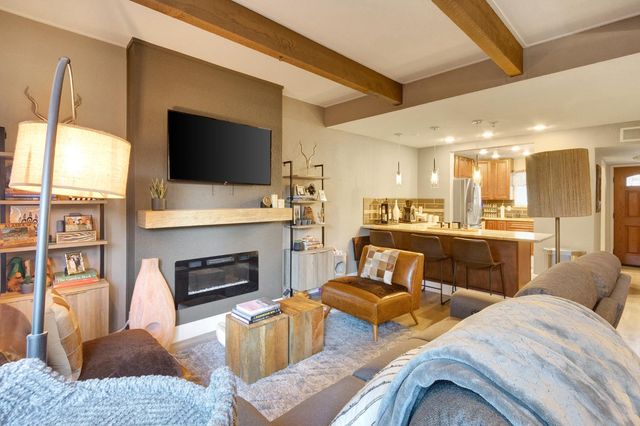 6190 Shadow Ln, Citrus Heights, CA 95621