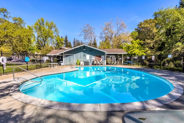 6190 Shadow Ln, Citrus Heights, CA 95621
