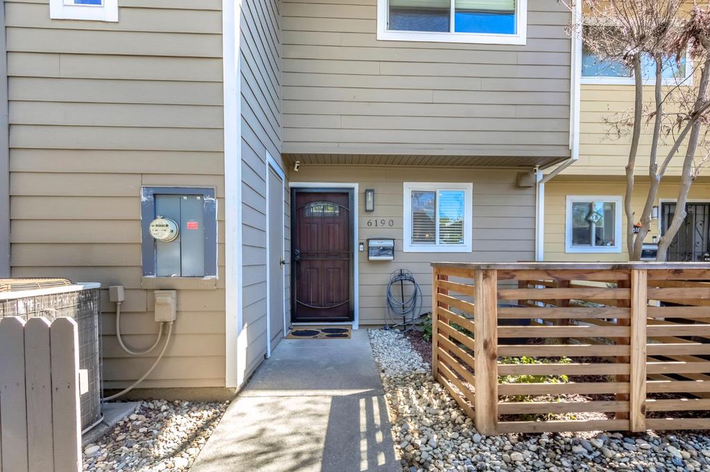 6190 Shadow Ln, Citrus Heights, CA 95621