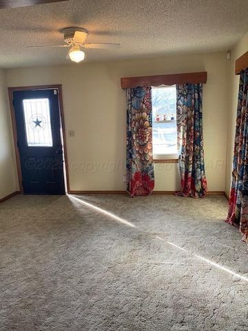 1413 FOX Avenue, Dumas, TX 79029