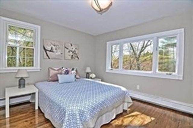 16 Oak Hill Rd, Wayland, MA 01778