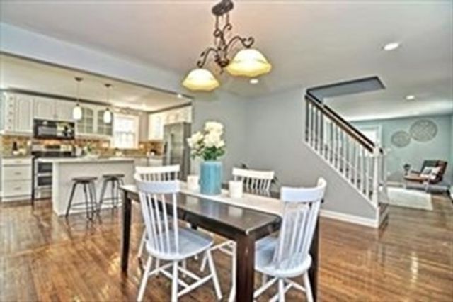 16 Oak Hill Rd, Wayland, MA 01778