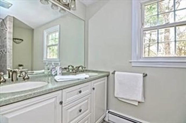 16 Oak Hill Rd, Wayland, MA 01778