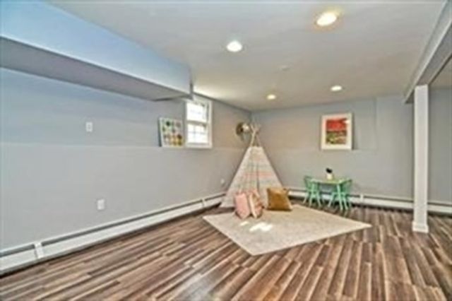 16 Oak Hill Rd, Wayland, MA 01778