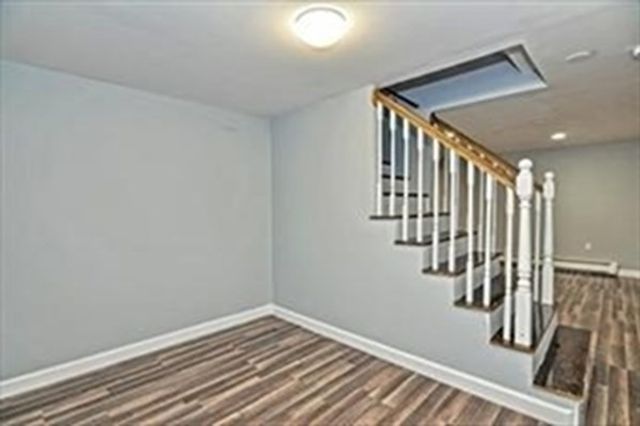 16 Oak Hill Rd, Wayland, MA 01778